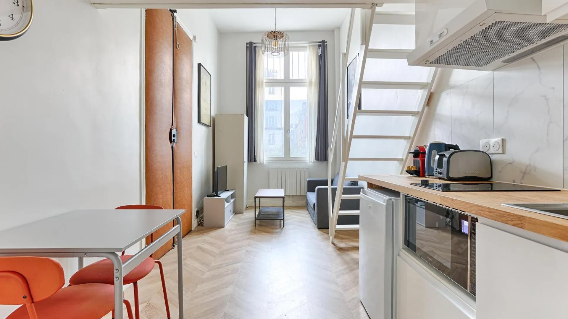 Apartamento Loft De Charme An Coeur Des Batignolles París
